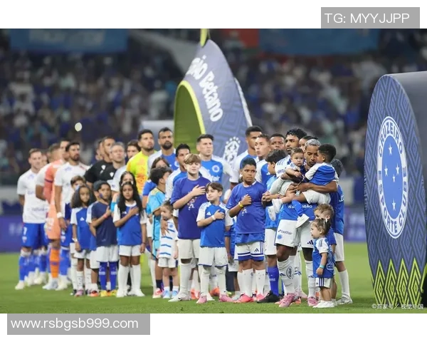 中超联赛惊现冷门巴黎圣日耳曼与那不勒斯战平引发热议