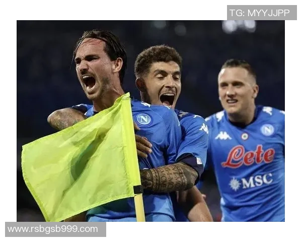 意甲焦点战那不勒斯与切尔西握手言和争议判罚引发全场热议